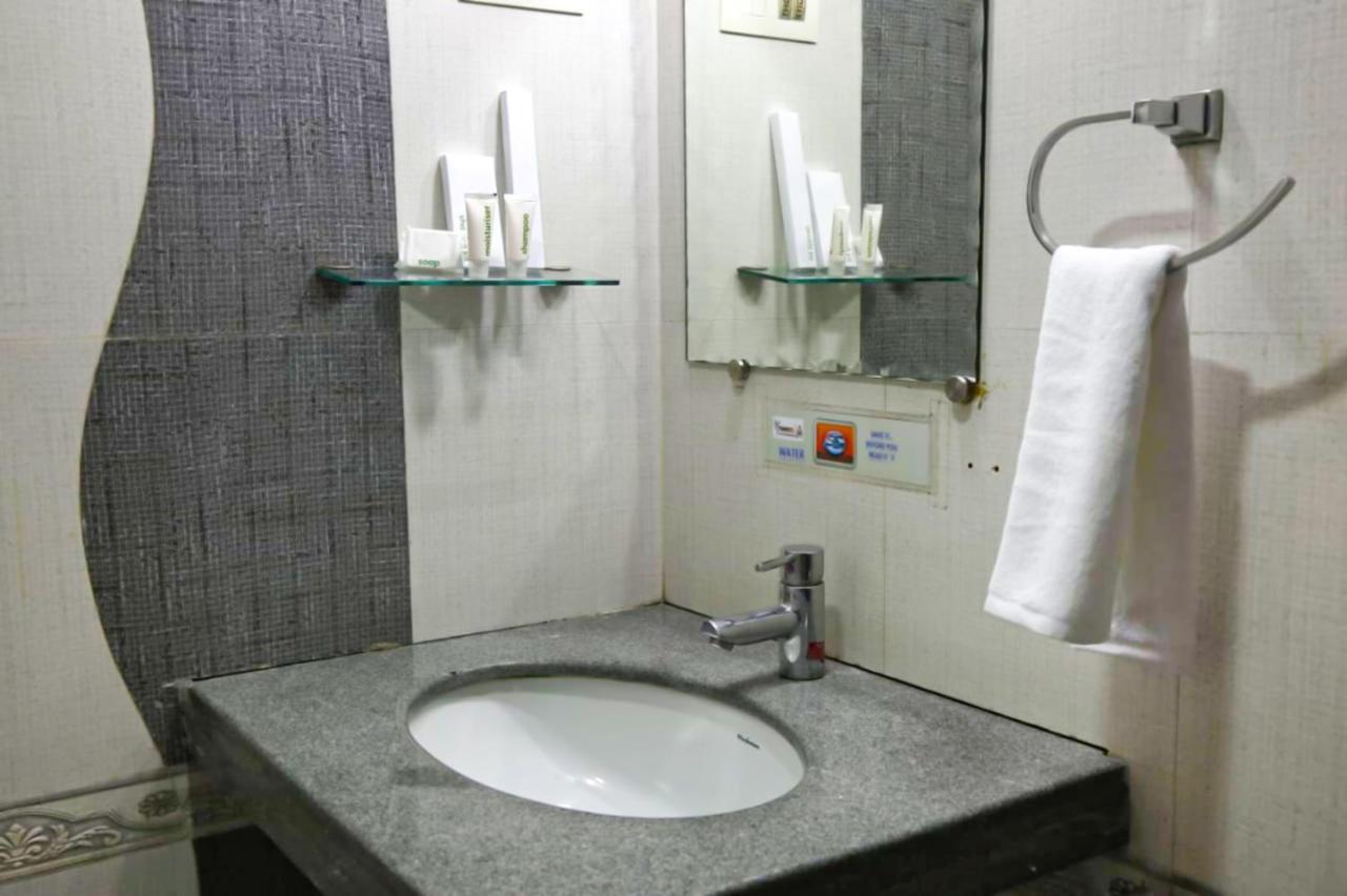 Fabhotel Sai Prasad Apartments มุมไบ ภายนอก รูปภาพ
